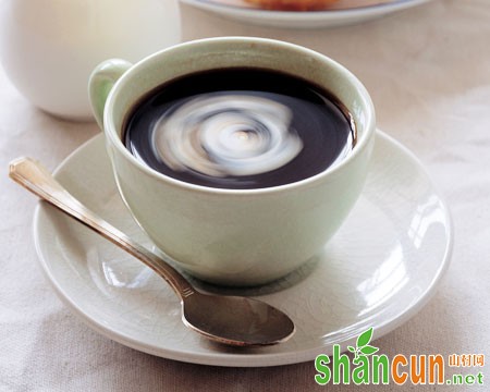 研究发现喝咖啡对眼睛有益处能预防视网膜退化
