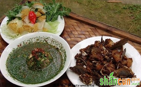 云南西双版纳勐腊县特产美食：傣家牛撒撇