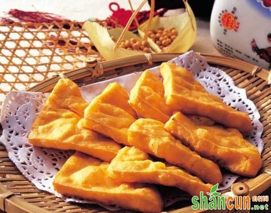 广东茂名特色小吃：东岸豆饼角