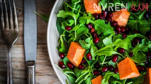 深绿色叶类蔬菜有助抗衰老_如何健康有效的延缓衰老 五大营养美食帮你解决问题