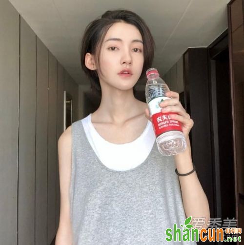 网红李由是男的女的 李由整容前后照片对比