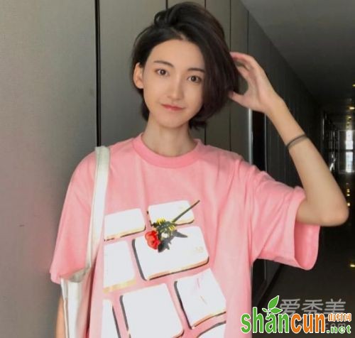 网红李由是男的女的 李由整容前后照片对比