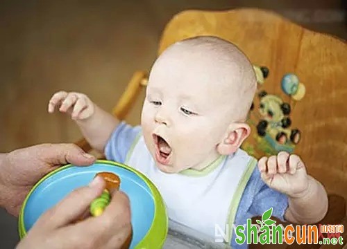 七个月宝宝辅食注意事项_宝宝吃辅食的最初几个月里 这些事情你都做对了吗？