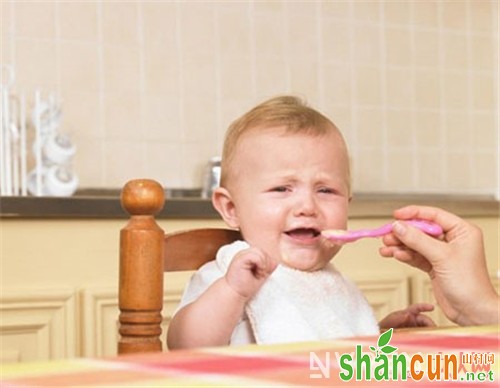 六个月宝宝辅食注意事项_宝宝吃辅食的最初几个月里 这些事情你都做对了吗？