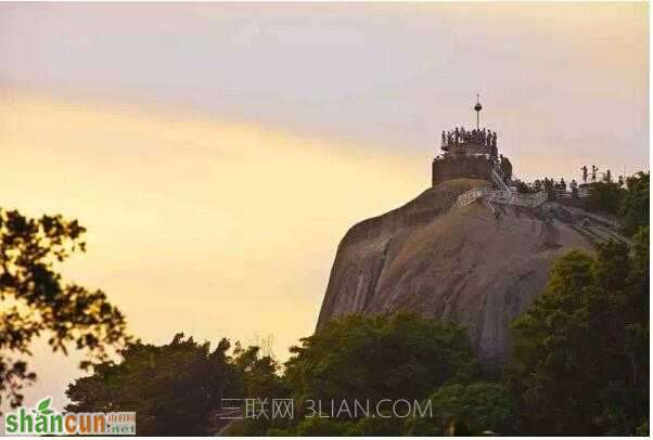 日光岩的景点介绍        