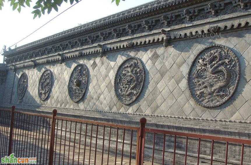 县文庙砖雕五龙壁的景点介绍     