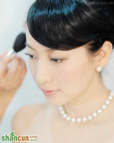 新娘妆化妆教程技巧分析 保持婚礼整场靓丽