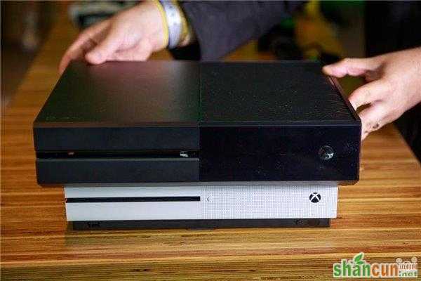 Xbox One S新款主机对比前作：薄了果然爽