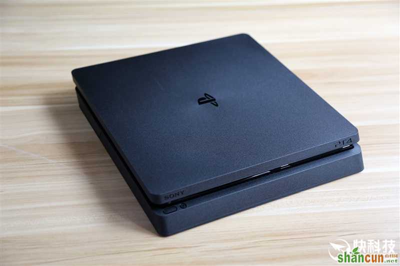 索尼PS4 Slim开箱详尽评测：更轻、更静、更薄