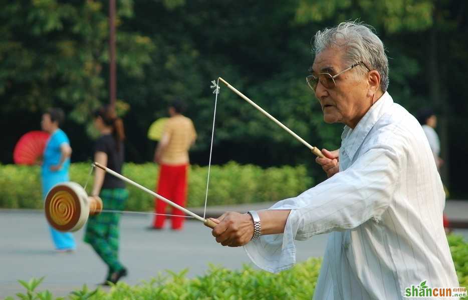 春季老年人如何养生保健 山村