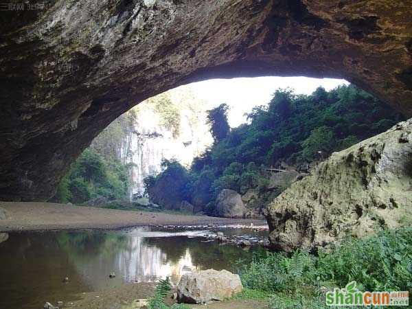 世界哪座天然拱桥跨度最长 山村