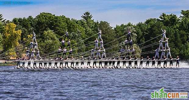 largest-human-waterskiiing-pyramid-current-record-holders_tcm25-399579_tcm32-400101