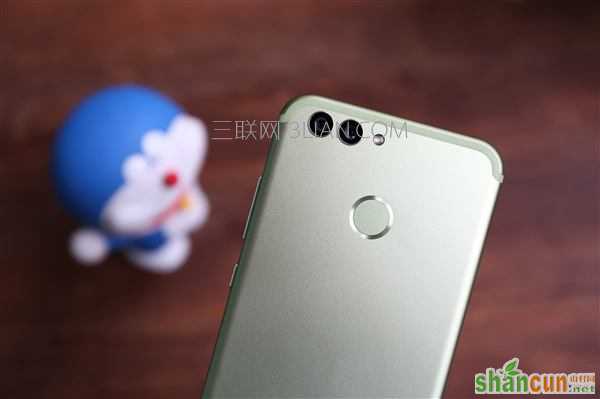 HUAWEI nova 2开箱图赏：动人的纤薄双摄