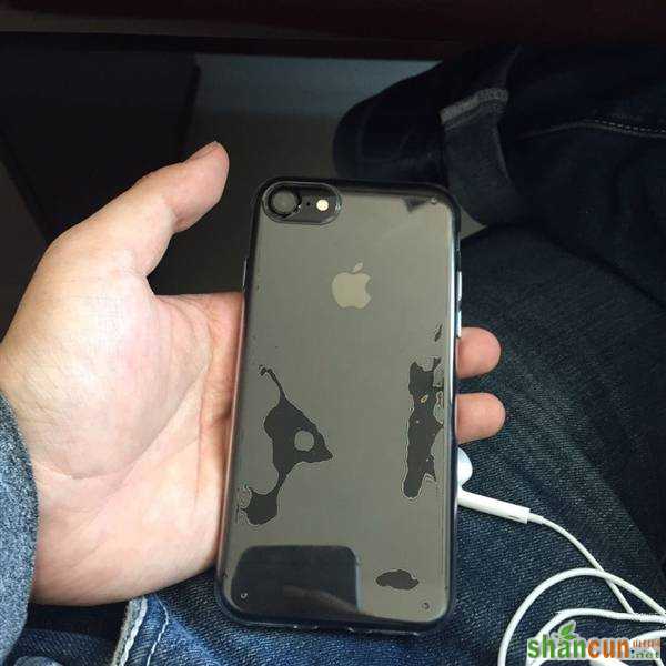 到底要不要买亮黑色苹果iPhone7？真相凌乱