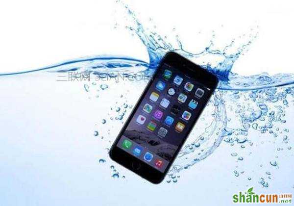 苹果手机掉水里怎么处理，会不会坏掉不能用了   山村