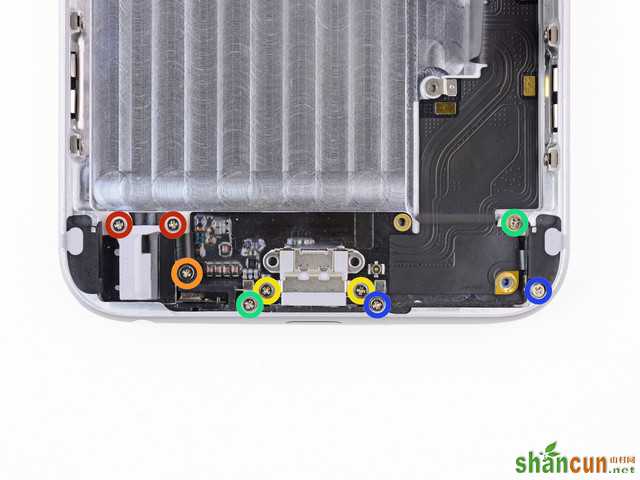 iPhone6plus怎么自己换后盖变7？苹果手机换外壳教程 