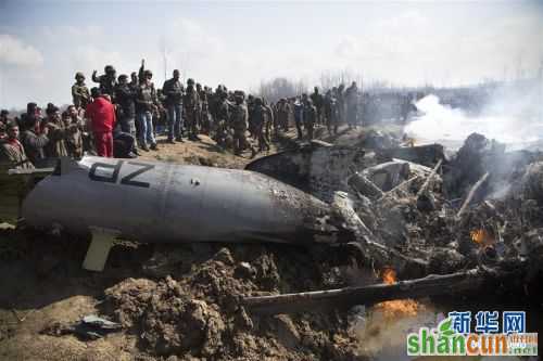 （国际）巴基斯坦军方称击落两架侵入巴领空的印度军机