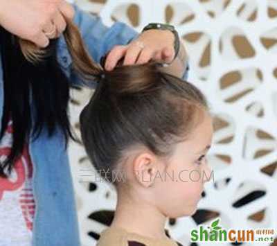 俏丽女童蝴蝶结发型 最新女童发型绑扎方法步骤图解