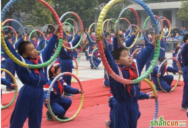 简单有趣的小学生体育课游戏大全，让学生们动起来    山村