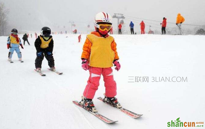 滑雪需要带什么东西及安全注意事项，初学者必看    山村