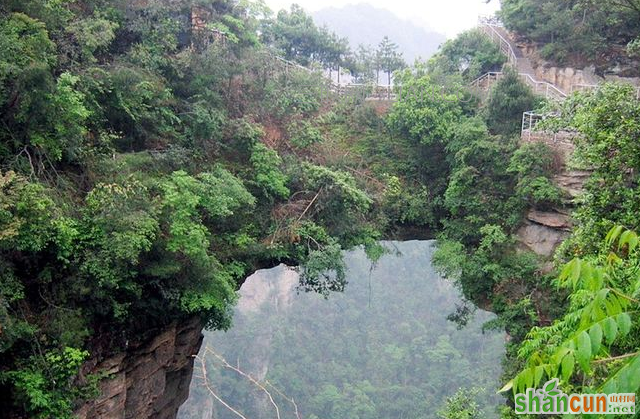 2018年张家界春节天气好不好，2月份去张家界穿什么   山村