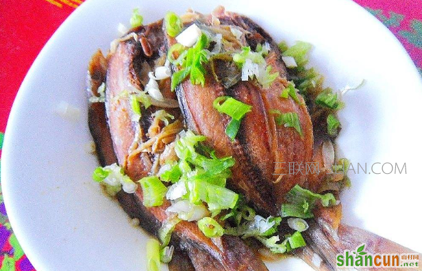 咸鱼是怎么腌制的，腌好的咸鱼怎么做好吃   山村
