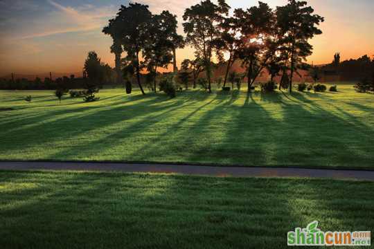 风光摄影PS后期调色教程之高尔夫球场的夕阳 山村教程