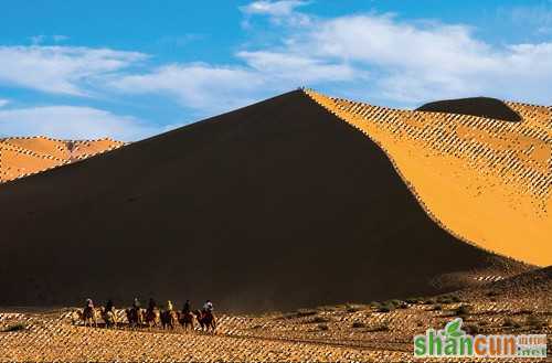 提高反差打造广阔的沙漠美景