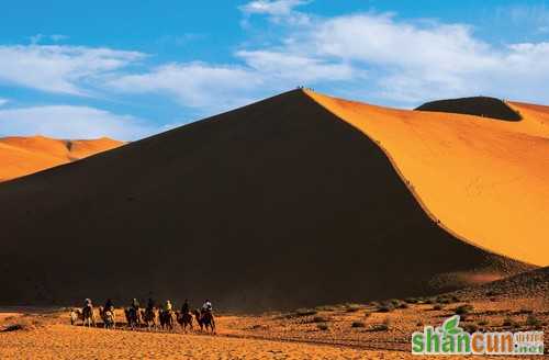 提高反差打造广阔的沙漠美景