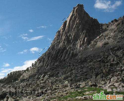 PS合成漂浮中的美女华丽场景 山村