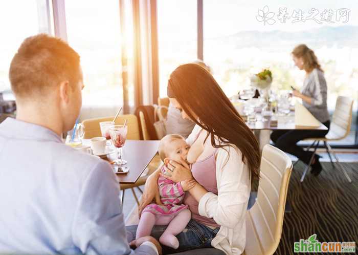 西餐用餐后刀叉的摆放